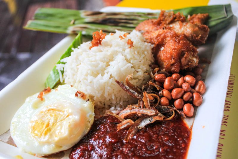 Singapore best breakfast - nasi lemak
