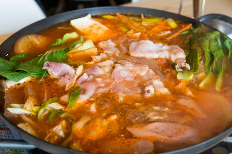 nanta-bbq-korean kimchi jigae