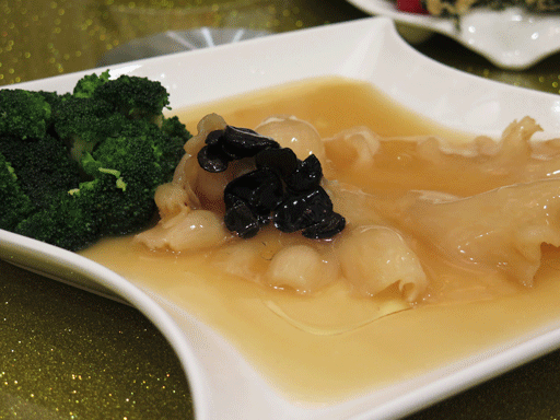 Braised-Whole-Fish-Maw-with-Sliced-Black-Truffles-and-Seasonal-Vegetables-in-Superior-Broth