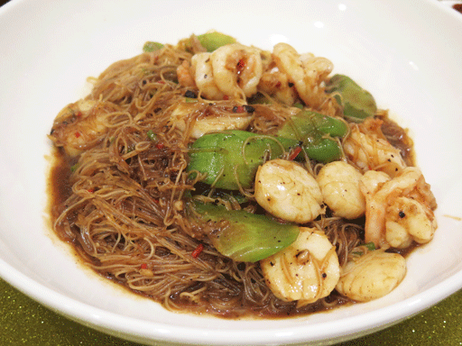 Stewed-Rice-Vermicelli-and-Glass-Noodles-with-Seafood-and-Bitter-Gourd-noodles