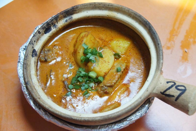 Claypot Chicken Curry