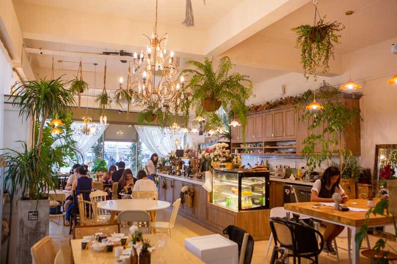 Cafe De Nicole's Flower: Insta-Worthy Desserts & Drinks At Floral-Themed  Cafe In East Coast