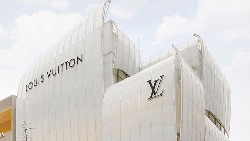 Louis Vuitton Osaka 1
