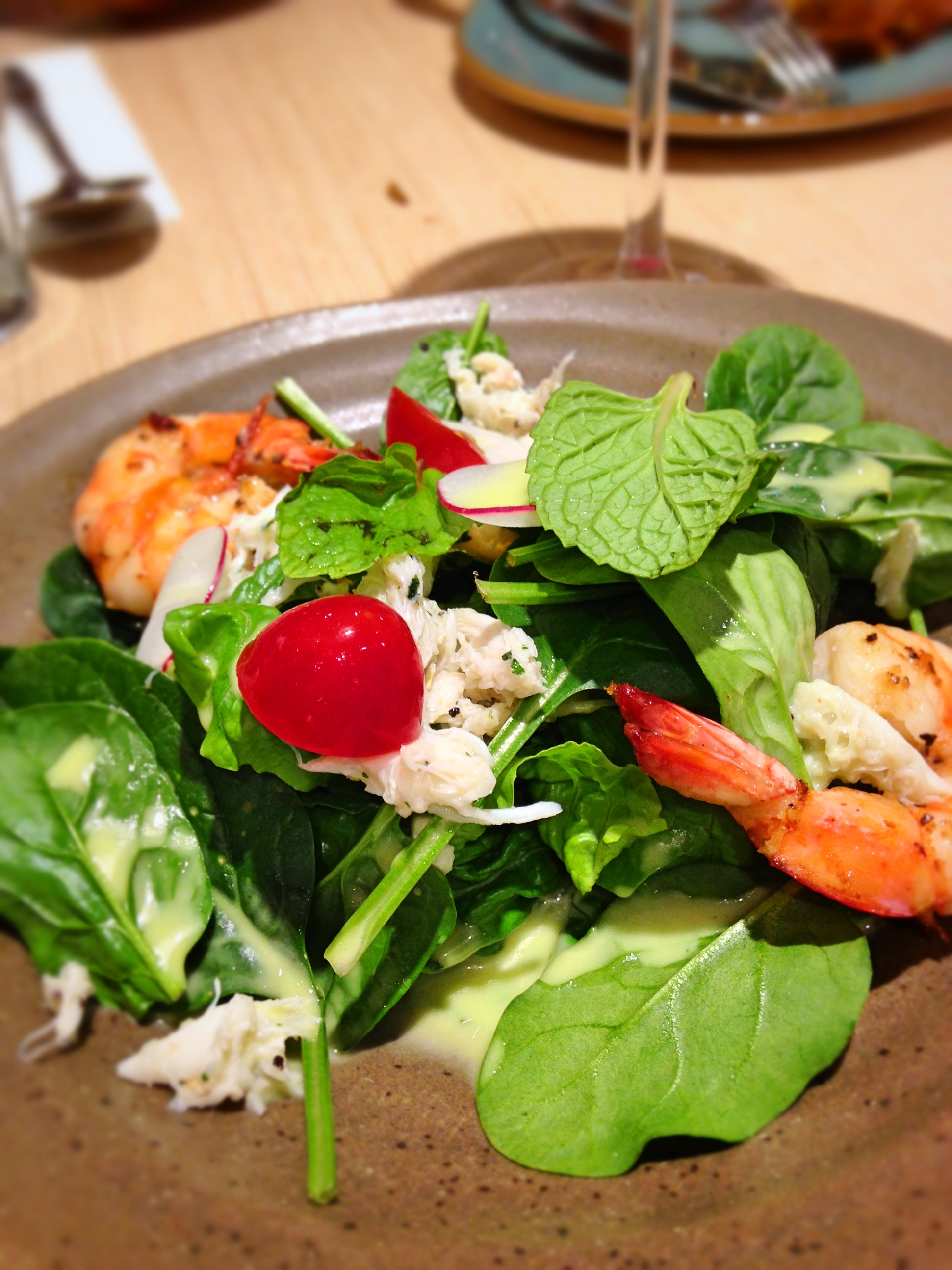 PODI prawn and crab spinach salad