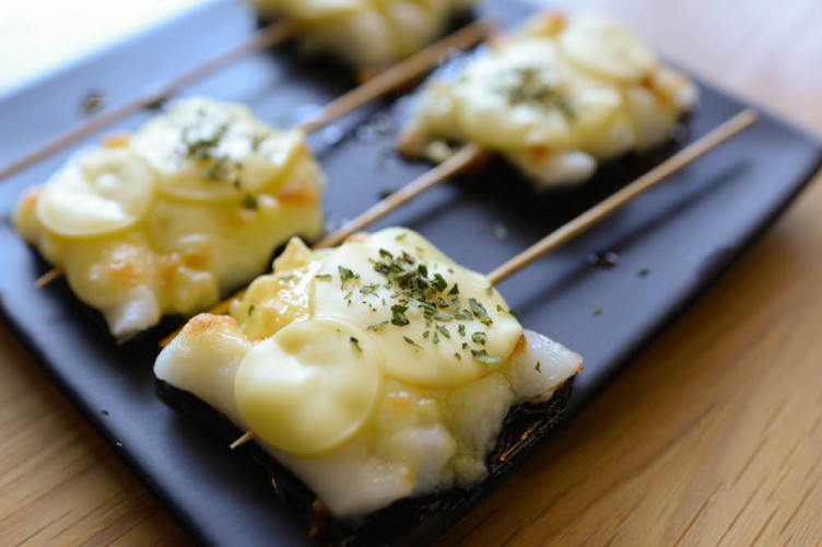 Nunsaram cheese tteogkkochi