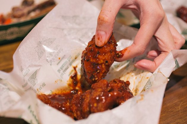 Wingstop spicy chicken wings singapore  (16 of 16)