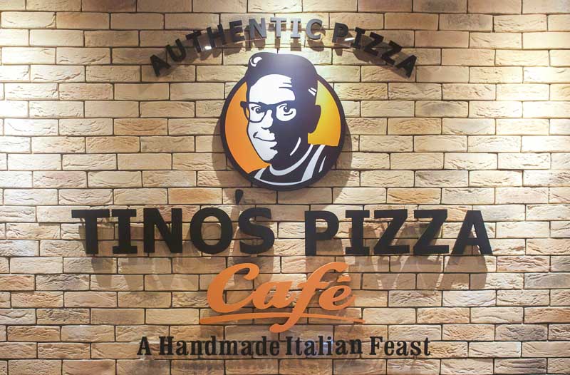 Tinos Pizza 1