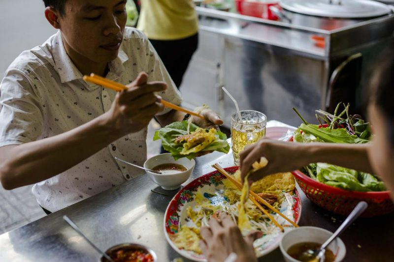 Vietnamese Dining Etiquette
