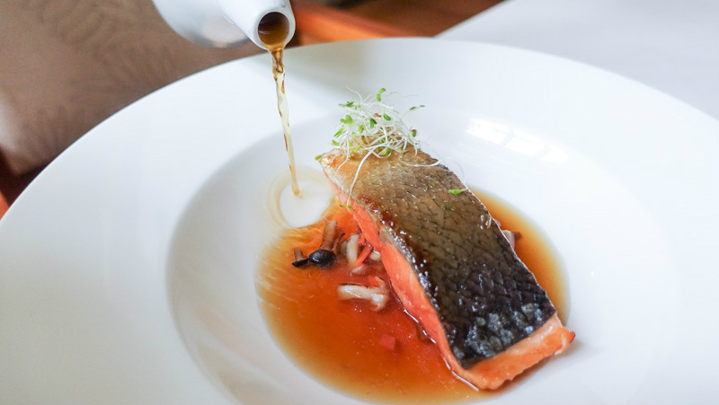 The Garden Restaurant Sofitel So 14 (feature)