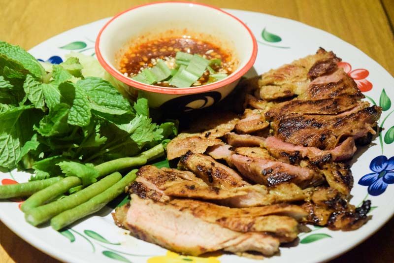 Un Yang Kor Dai 7 800x534 Un Yang Kor Dai: Isaan Style Grilled Chicken & Other Thai Dishes At South Bridge Road