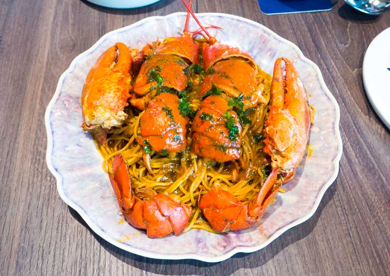 amo 25 Amo: Rustic Wood Fired Pizzas & Giant Lobster Pasta Along Hong Kong Street
