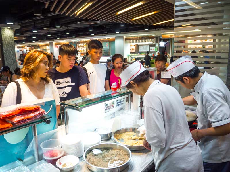 hougang muah chee 27 Hougang 6 Miles Famous Muah Chee: This Traditional Stall In Toa Payoh Is The Last Of Its Kind In SG