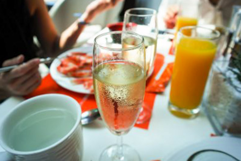 Champagne The Line 1