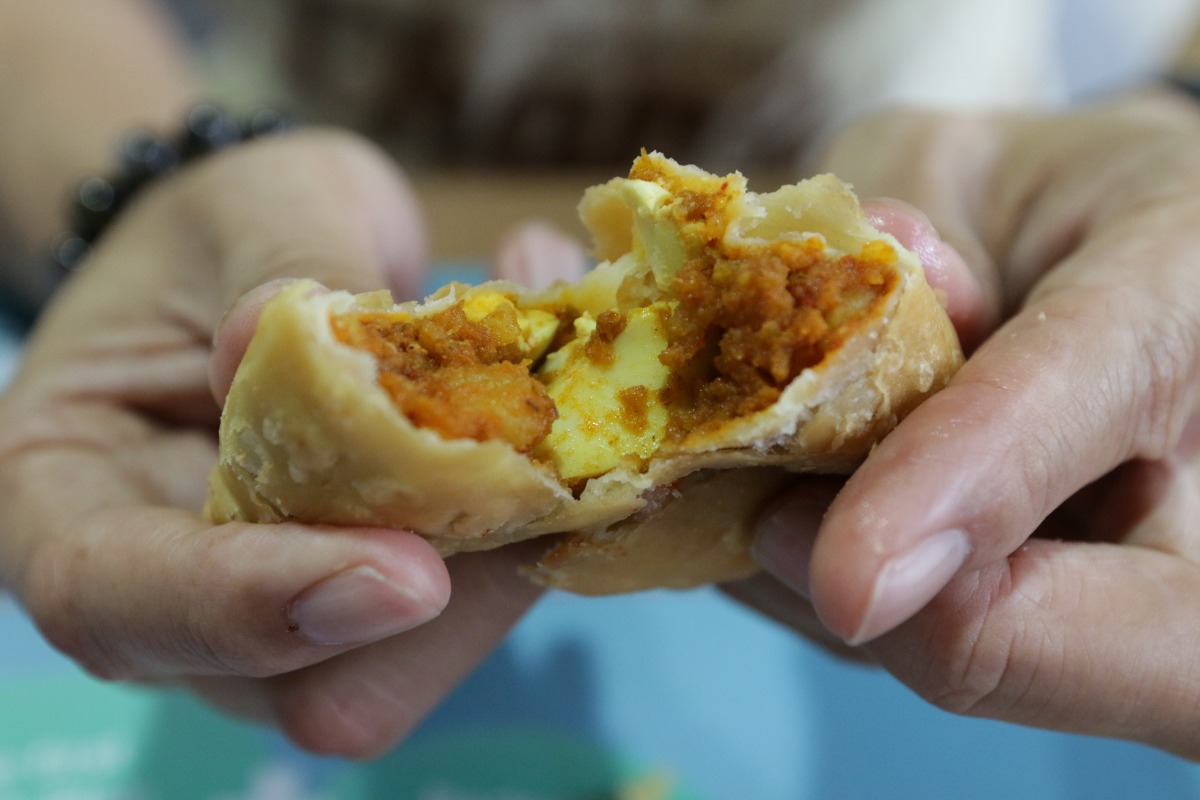 Sembawang Hills Food Guide - curry puff Sembawang Hills Food Guide - curry puff