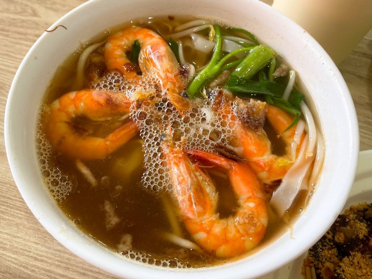 tiong bahru market - min nan pork ribs prawn noodles
