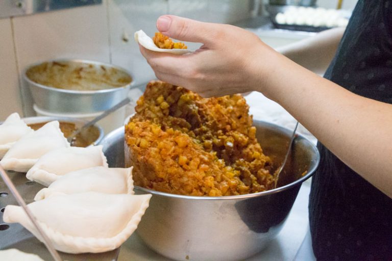 J2 Famous Crispy Curry Puff: Michelin Bib Gourmand Curry Puffs That ...