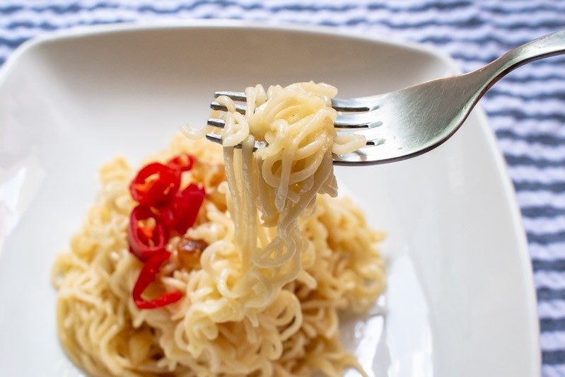 Simple Stay Home Recipes Cheesy Garlic Instant Noodles 5