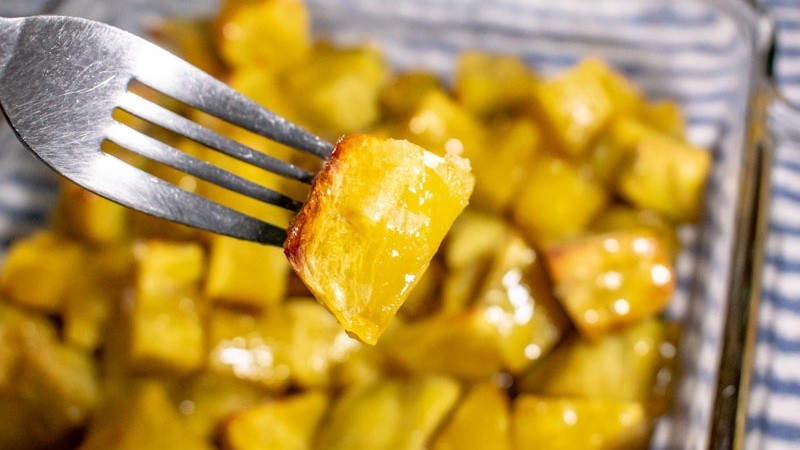 Featured Simple Stay Home Recipes Anthony Bourdain's Candied Sweet Potatoes With Bourbon 10