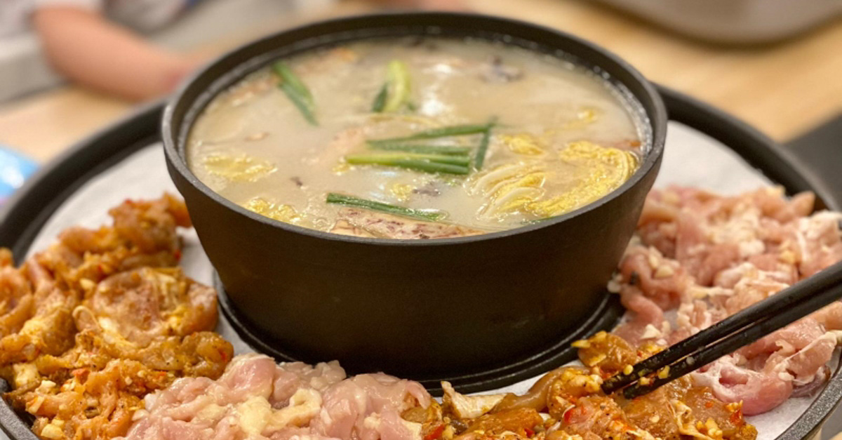 Image of steamboat and bbq buffet at Shine Chill & Grill