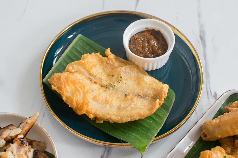 Fish fillet with assam relish
