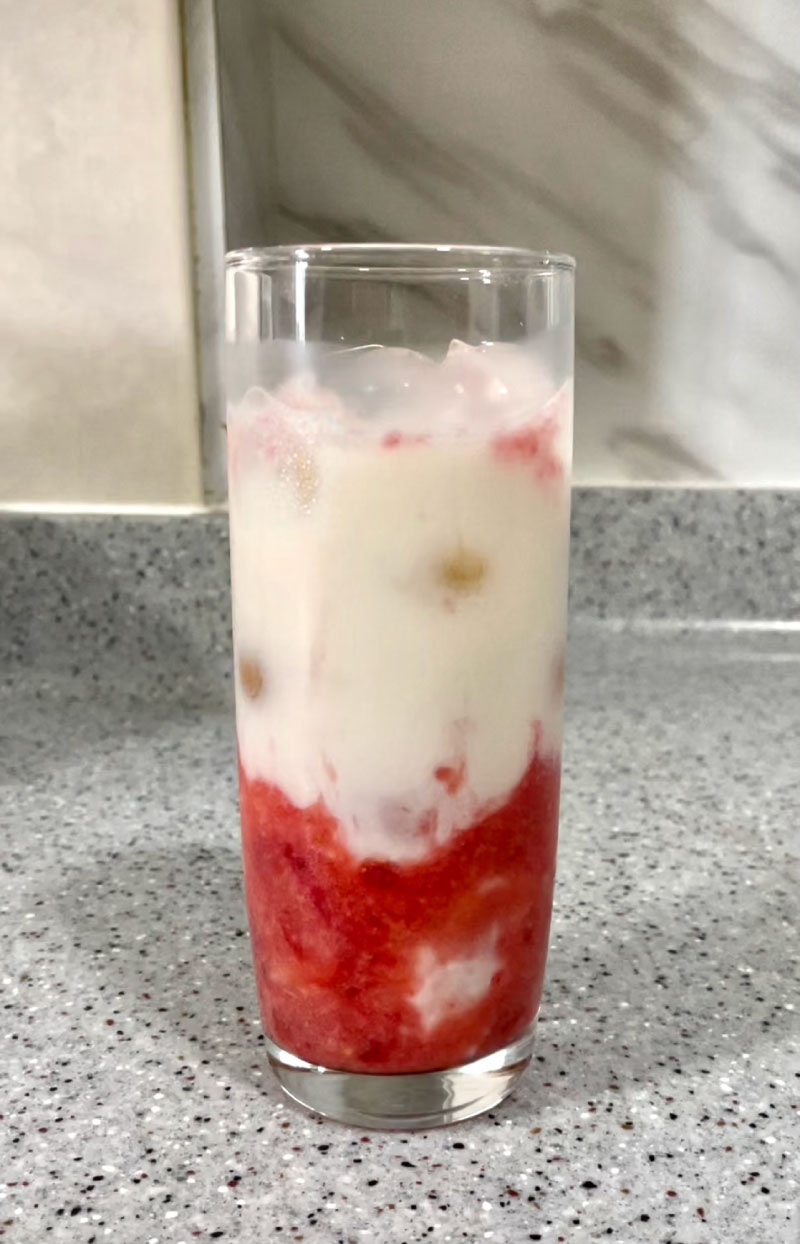 strawberry puree with almond milk layer