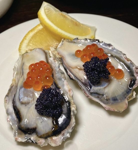 a close up of oysters