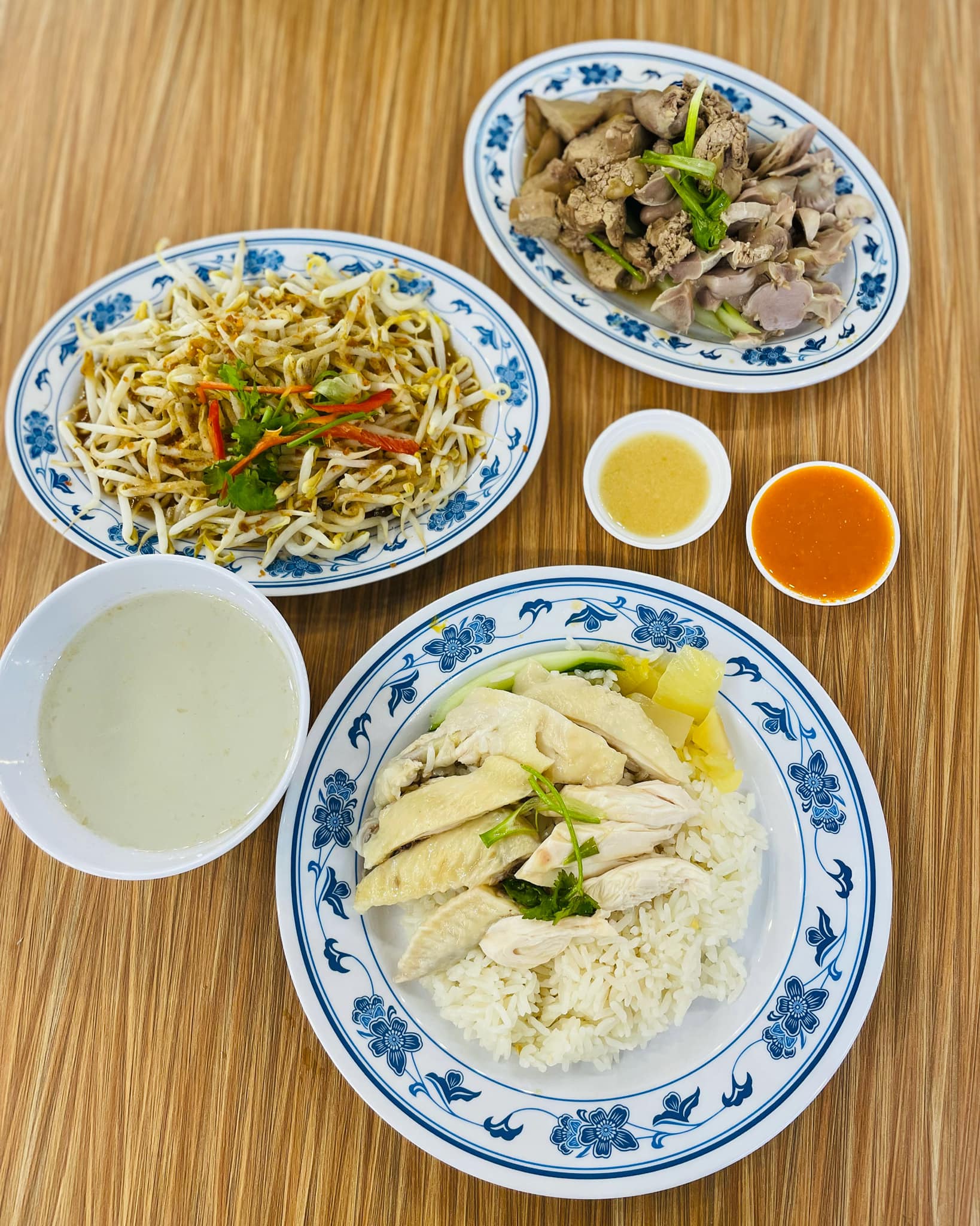 chicken rice, bean sprouts and gizzard