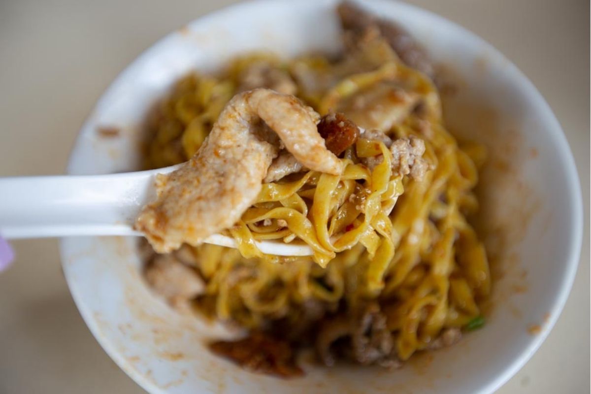No. 25 Minced Meat Noodle - Scooping Ingredients Minced Meat Noodle