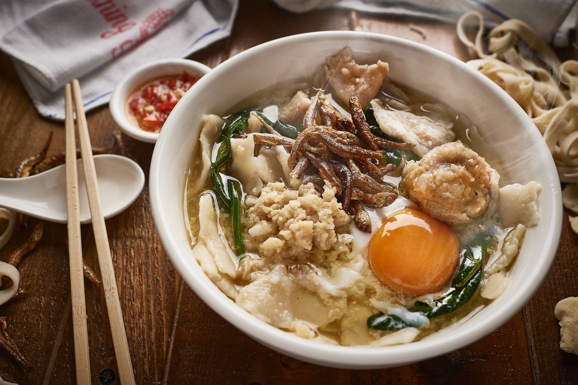Image of mee hoon kway with minced pork, pork slices and pork ball