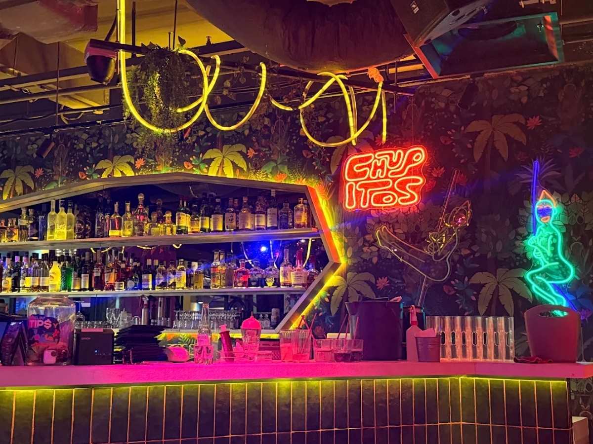 cheap bars - Chupitos interior