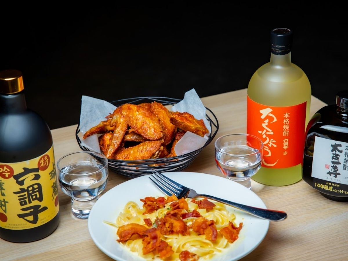 cheap bars - wala wala cafe bar drinks and food