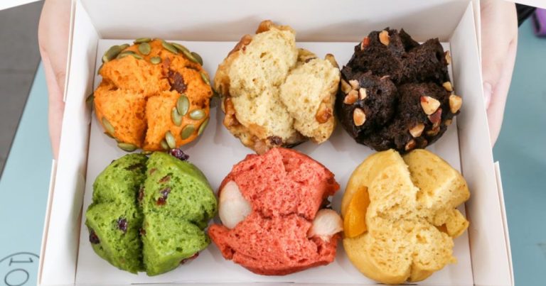 mei ling market & food centre - mr bready huat kueh featured image