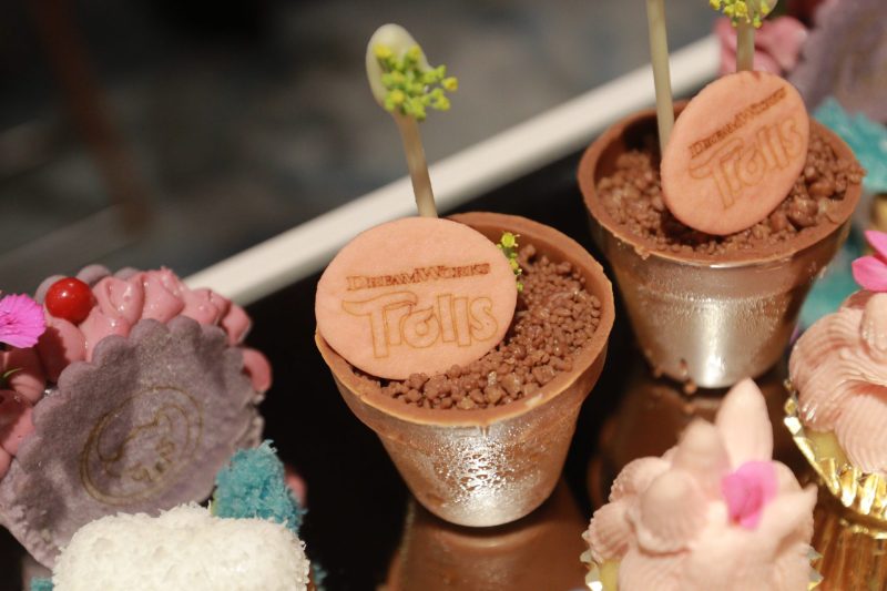 little pots made of chocolate