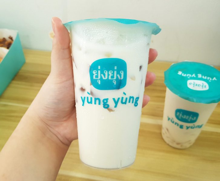 image of yung yung's oolong jelly milk tea