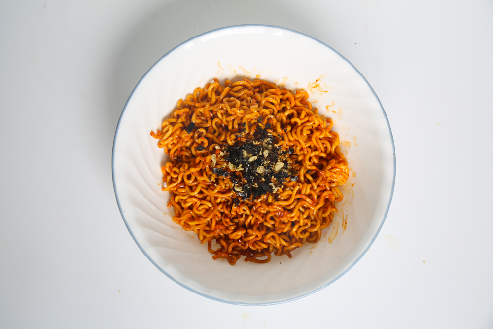 image of bulmawang devil of fire's spicy instant noodles