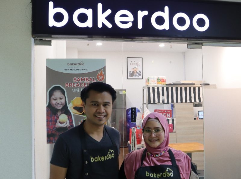 bakerdoo - shopfront with owners