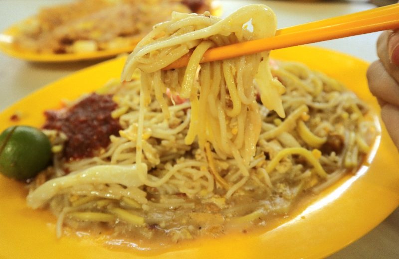 sumo fried hokkien prawn mee - closeup of noodles