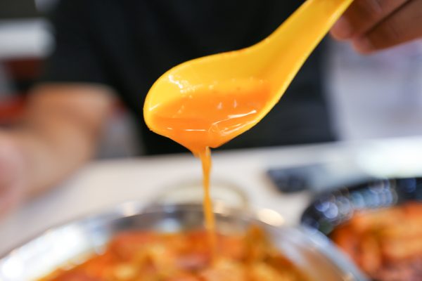 Chelabela: Korean father-daughter hawkers serve homemade Korean food ...