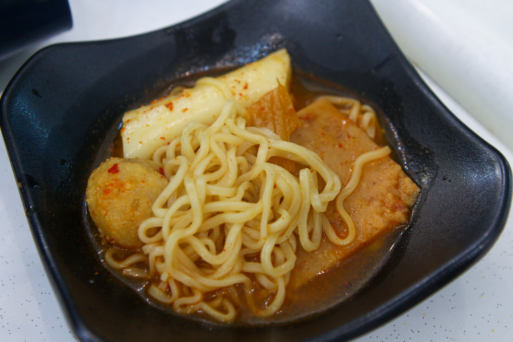 Eonni - image of noodles with army stew