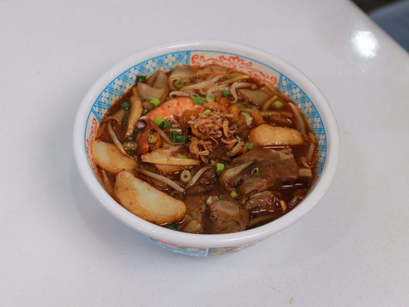 165 - bowl of oork rib and prawn noodles
