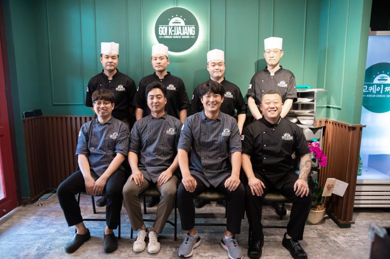 go! k-jjajang - chefs posing