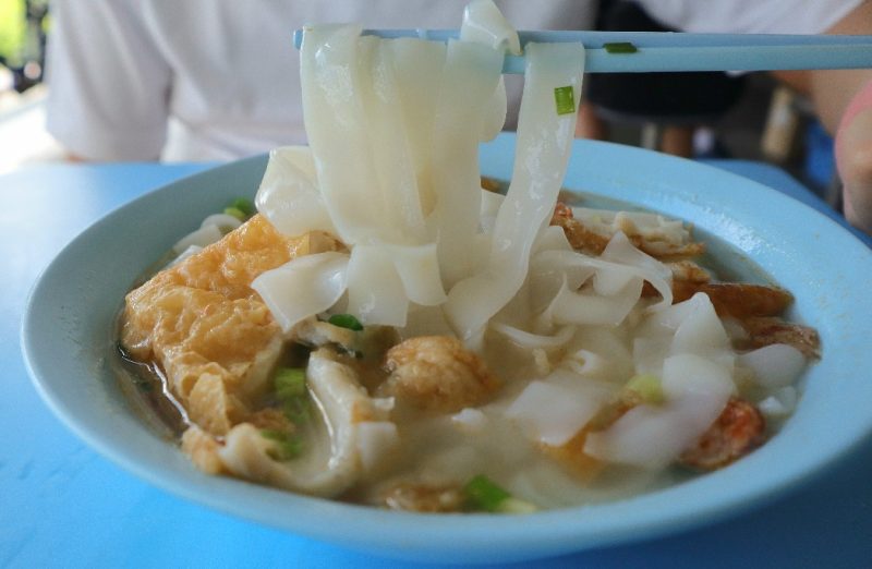 chao yang fishball noodle - closeup of kway teow