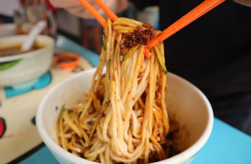 shen yang feng wei - tossing of noodles