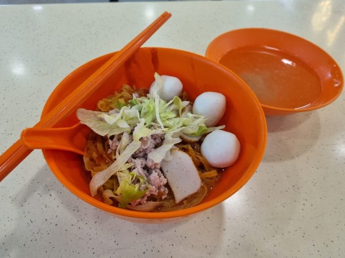 11 affordable noodles spots in ang mo kio - Fishball minced meat noodle