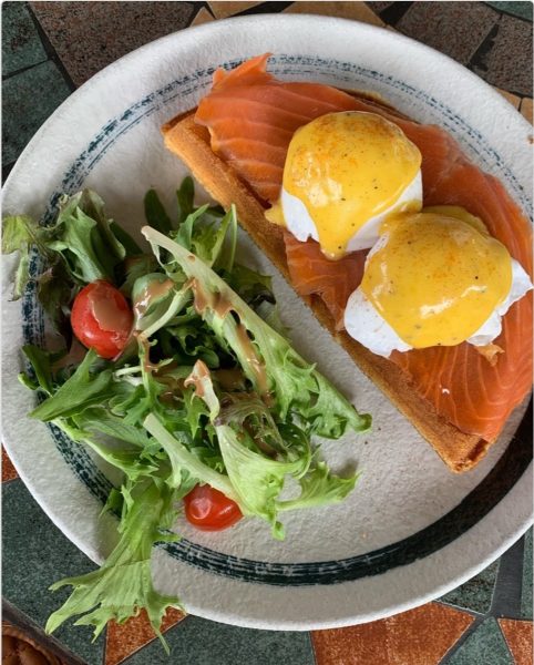 best makan places in Punggol - eggs benedict