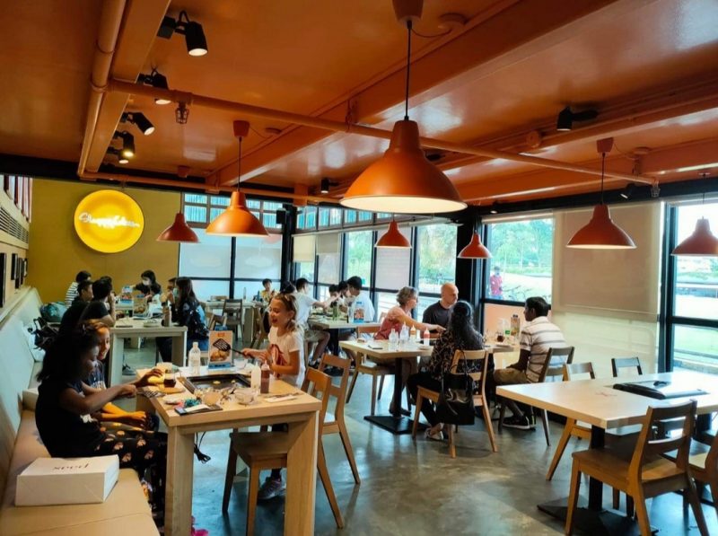 best makan places in Punggol - slappy cakes interior