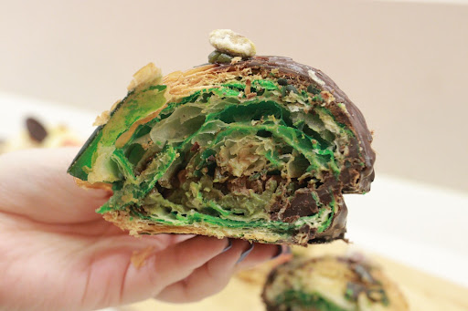 alice boulangerie - close up of layers of croissant