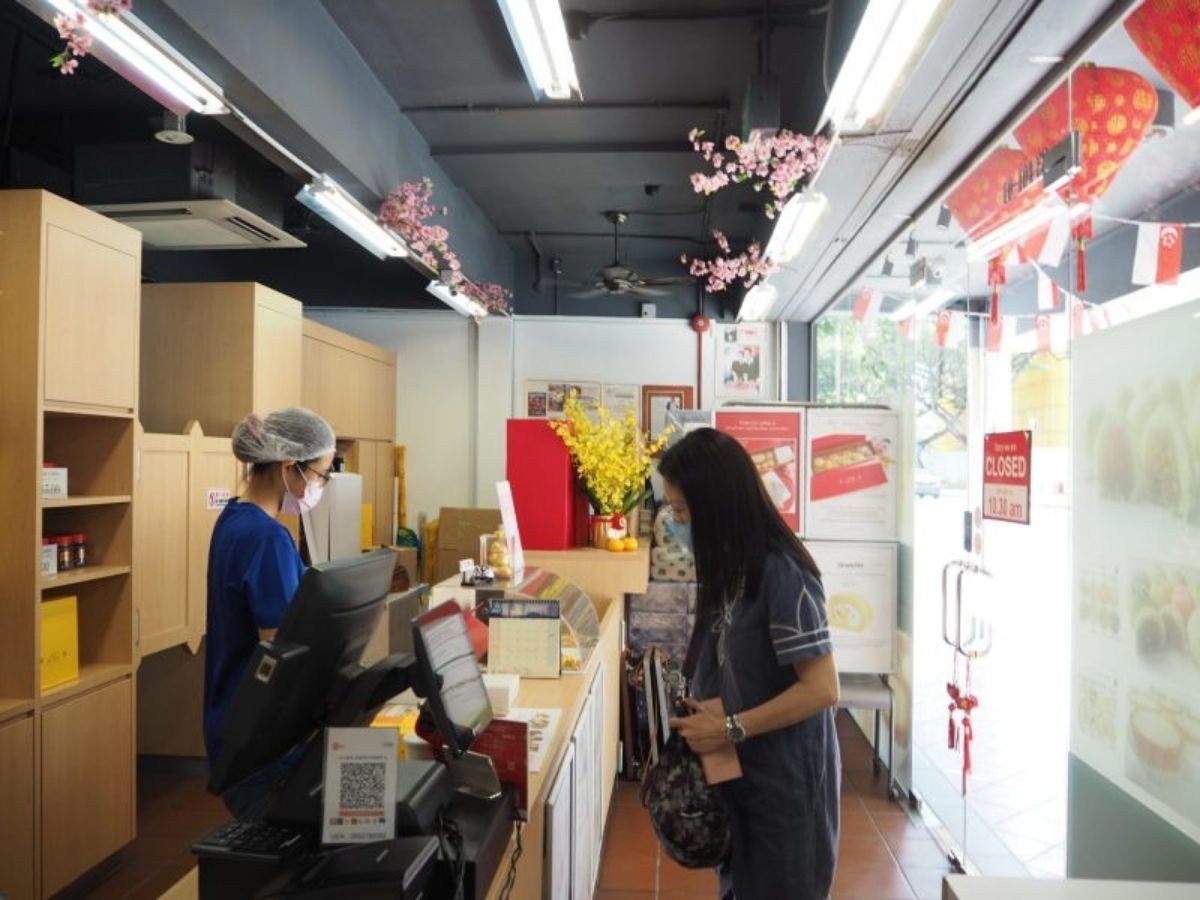 L.E. Cafe Confectionery & Pastry - Stall Interior