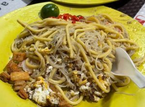 Circuit Road Hawker Centre - Tian Seng Fried Prawn Mee, Hokkien Mee
