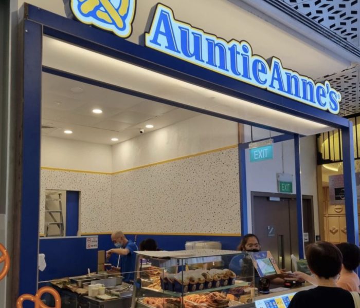 auntie anne's - storefront